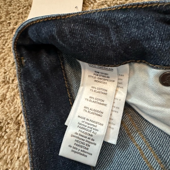 Good American Good Waist Distressed Pocket Skinny Jeans - Picture 7 of 10